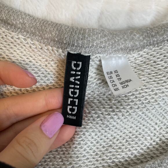 H&M DIVIDED Grey Lace Longsleeve Sweater Top Fleece Crew Neck Extra Small XS - Picture 2 of 2